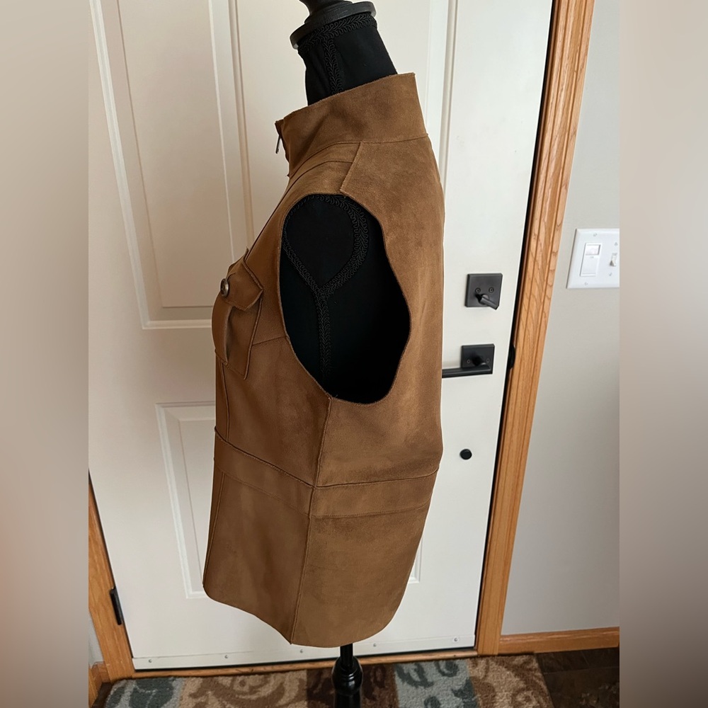 Lauren Dry Goods Co.(Ralph Lauren) faux suede classic chic vest. Size small - Picture 4 of 13